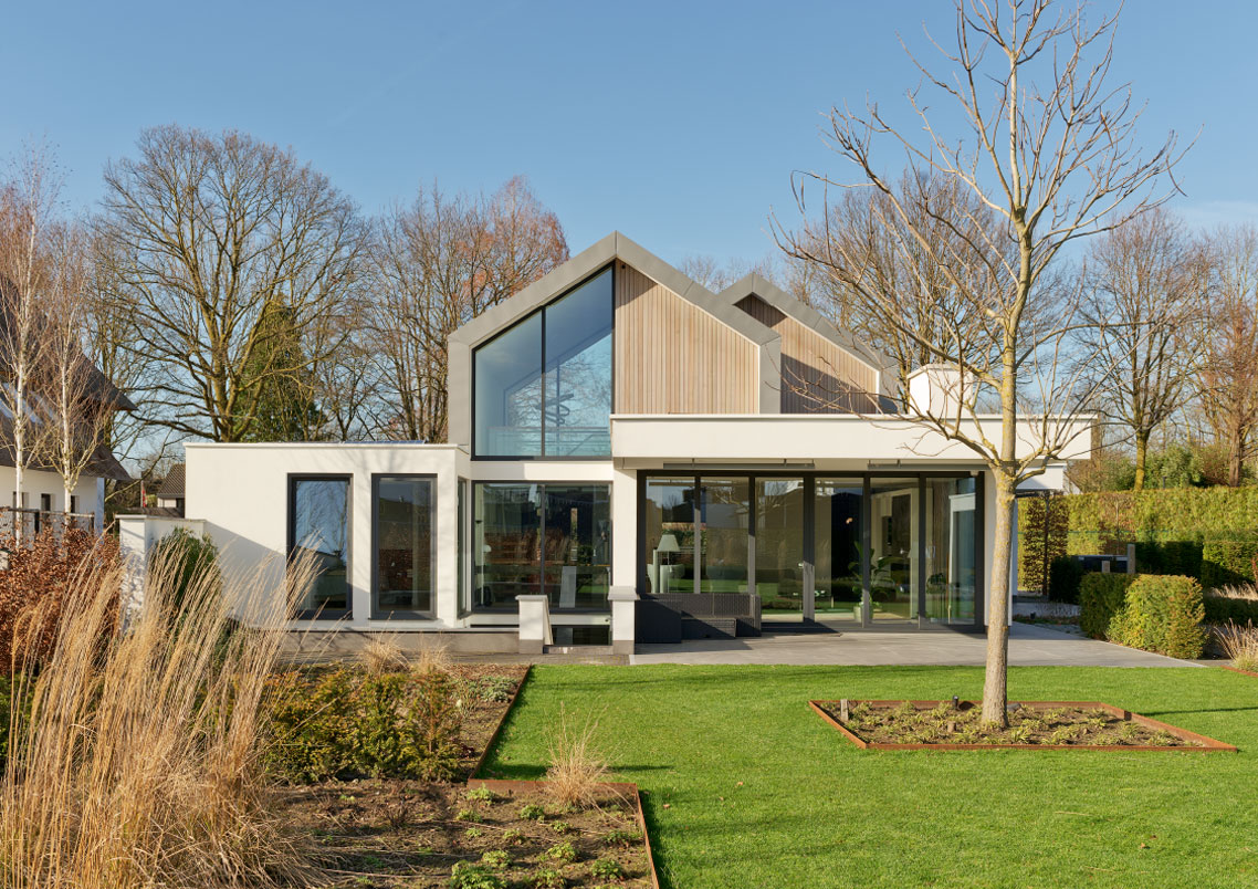 Zinken felsdak moderne villa Stiphout
